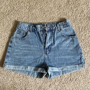HIGH RISE CUFFED SHORTS